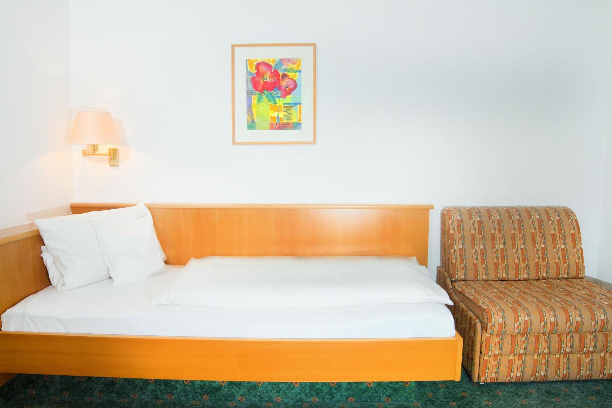 Hotel Zum Hirsch Wertingen Habitación foto